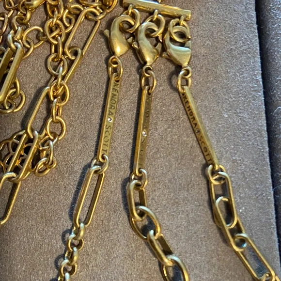 Kendra Scott Elegant Gold Necklace with Black Pendant - Picture 2 of 4